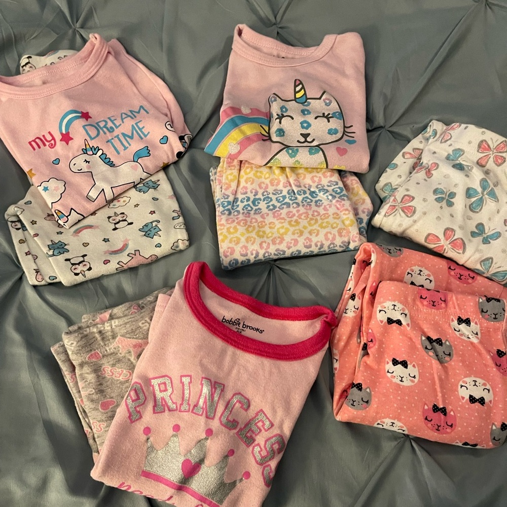 Girl’s Pajamas sets. Size 6X